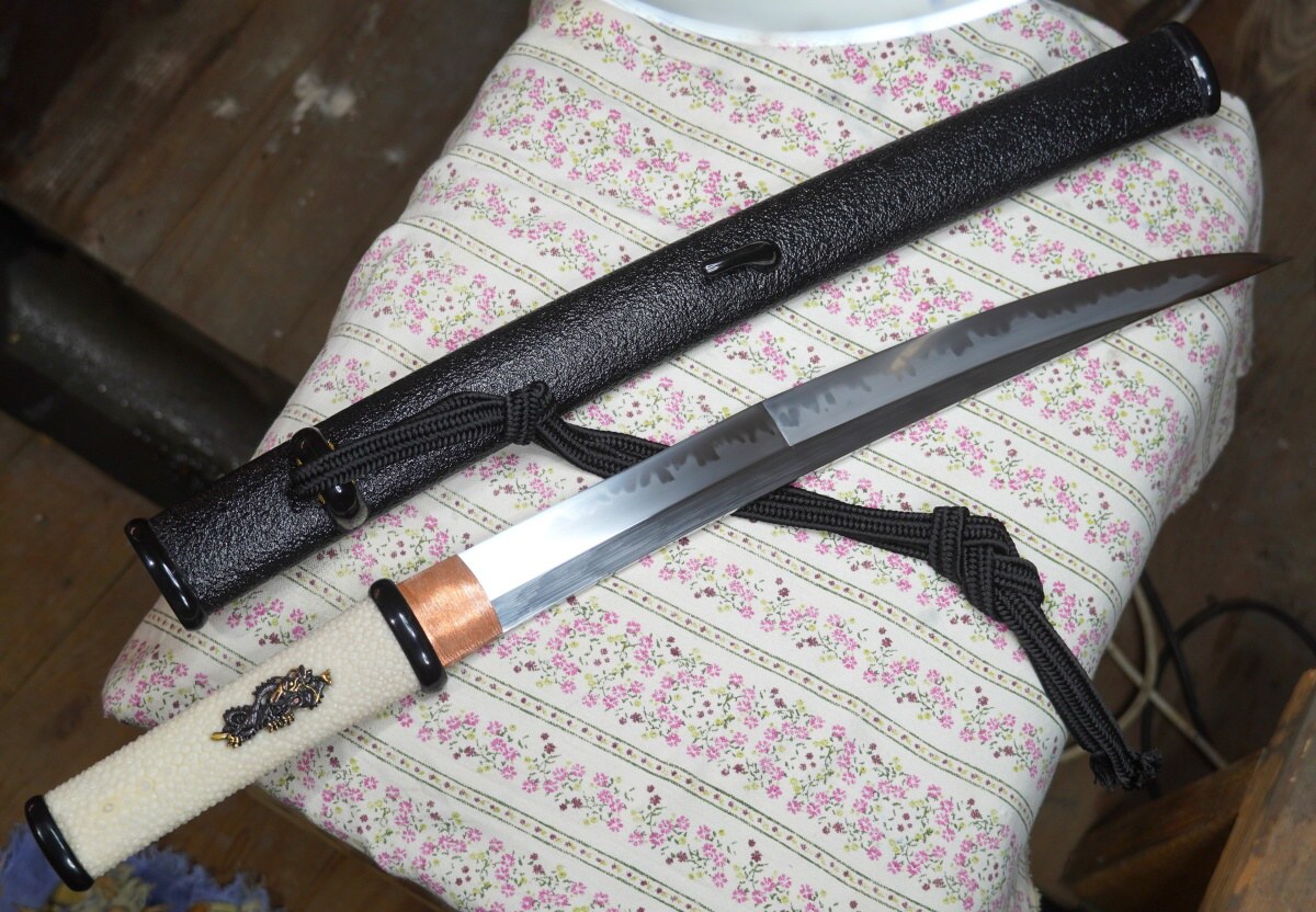 Pavel Bolf - Osoraku zukuri tanto in aikuchi koshirae