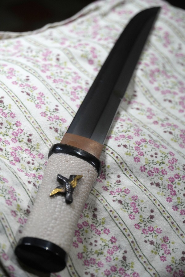 Pavel Bolf - Kanmuri otoshi zukuri tanto v aikuchi koshirae