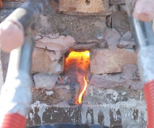 Tavba tamahagane v březnu 2022 v Pálovicích u Pavla Bolfa