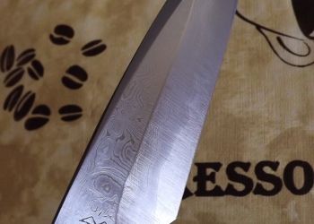 Pavel Bolf - Folded steel and oroshigane steel knives