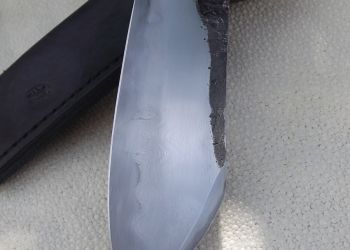 Pavel Bolf - Folded steel and oroshigane steel knives