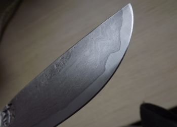 Pavel Bolf - Folded steel and oroshigane steel knives