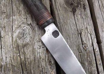 Pavel Bolf - Folded steel and oroshigane steel knives 