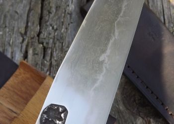 Pavel Bolf - Folded steel and oroshigane steel knives