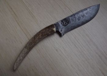 Pavel Bolf - Folded steel and oroshigane steel knives