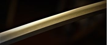 Pavel Bolf - Gassan katana blade detail
