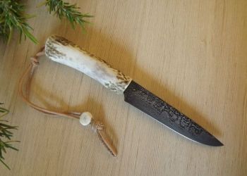 Pavel Bolf - Folded steel and oroshigane steel knives 