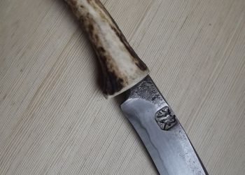 Pavel Bolf - Folded steel and oroshigane steel knives