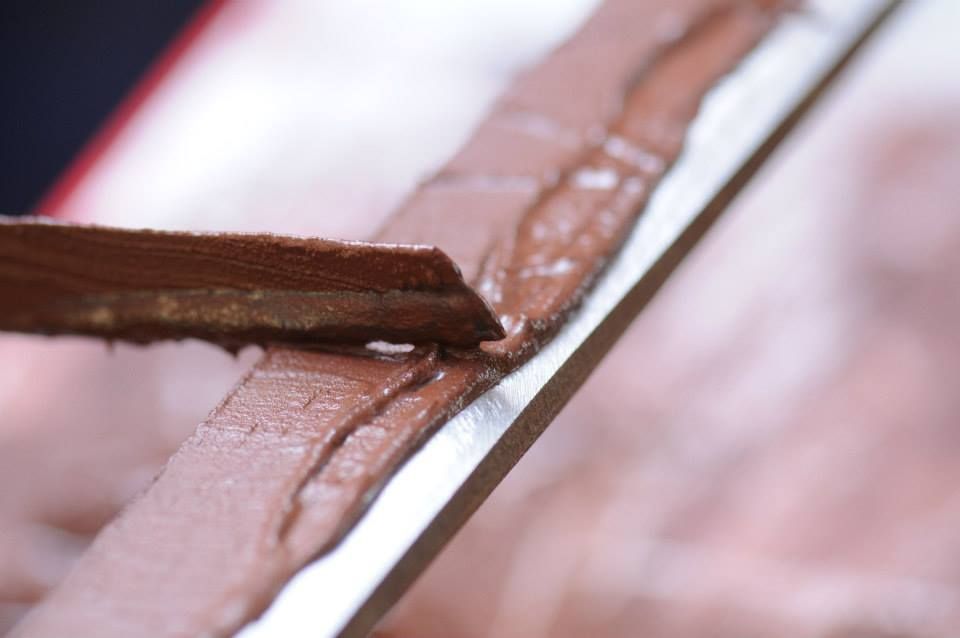 Application of hardening paste