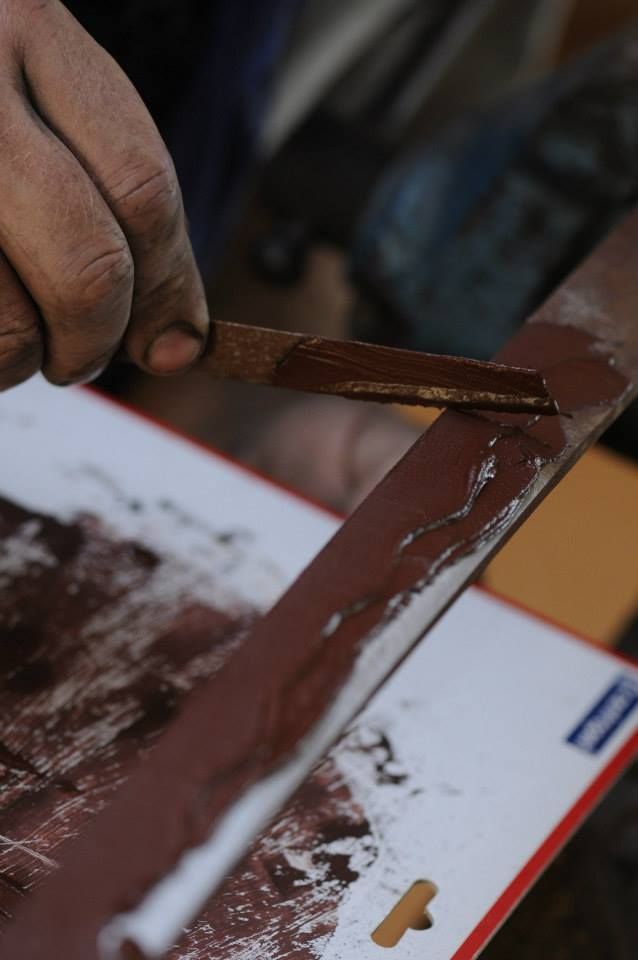 Application of hardening paste