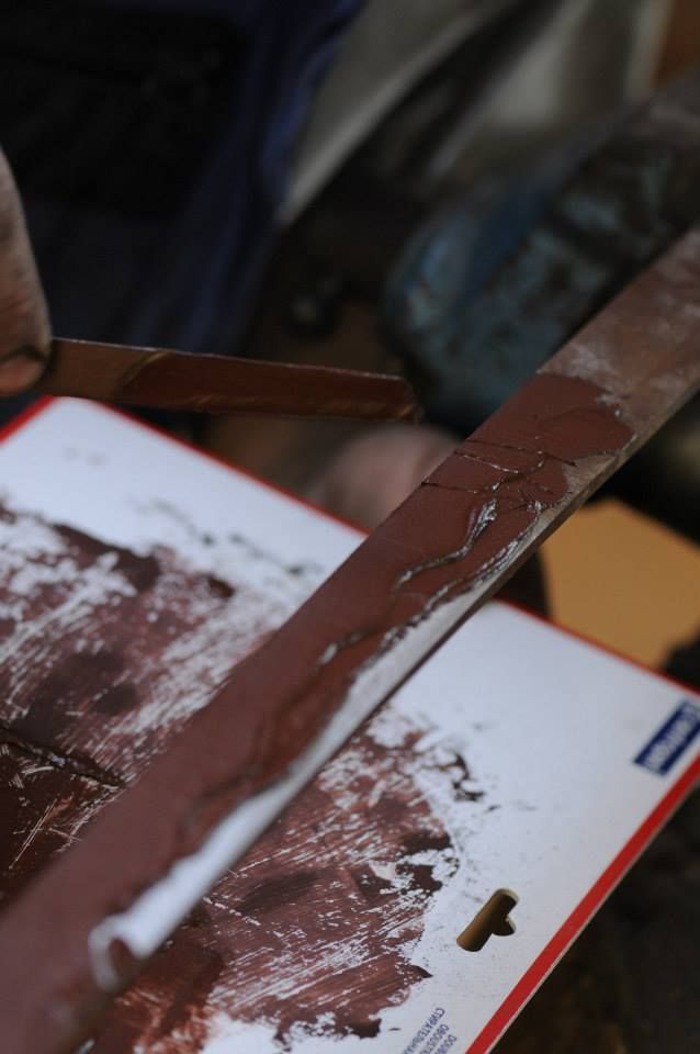 Application of hardening paste