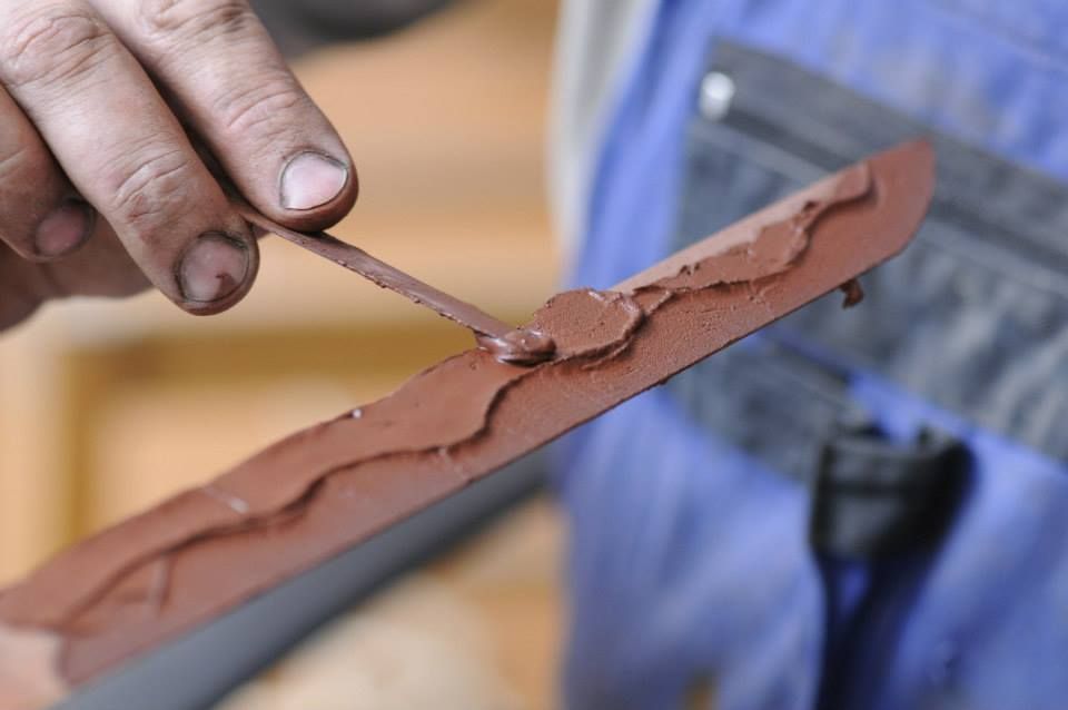 Application of hardening paste