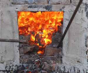 Tamahagane melting in March 2022 in Pálovice with Pavel Bolf