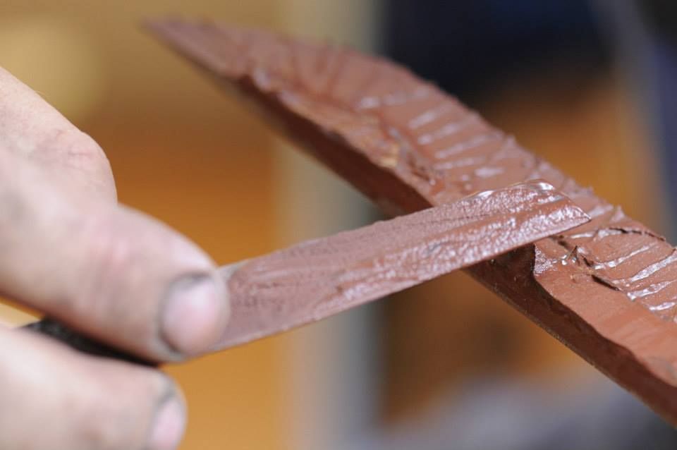 Application of hardening paste