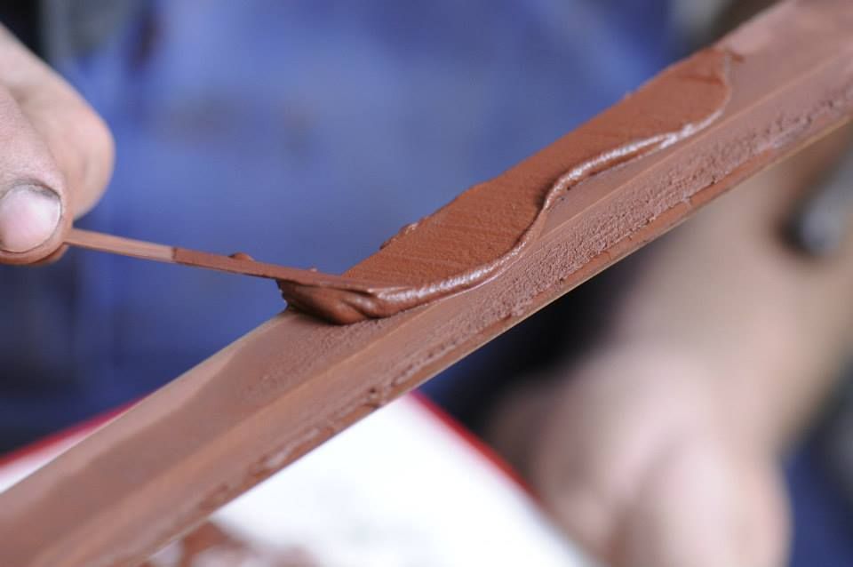 Application of hardening paste