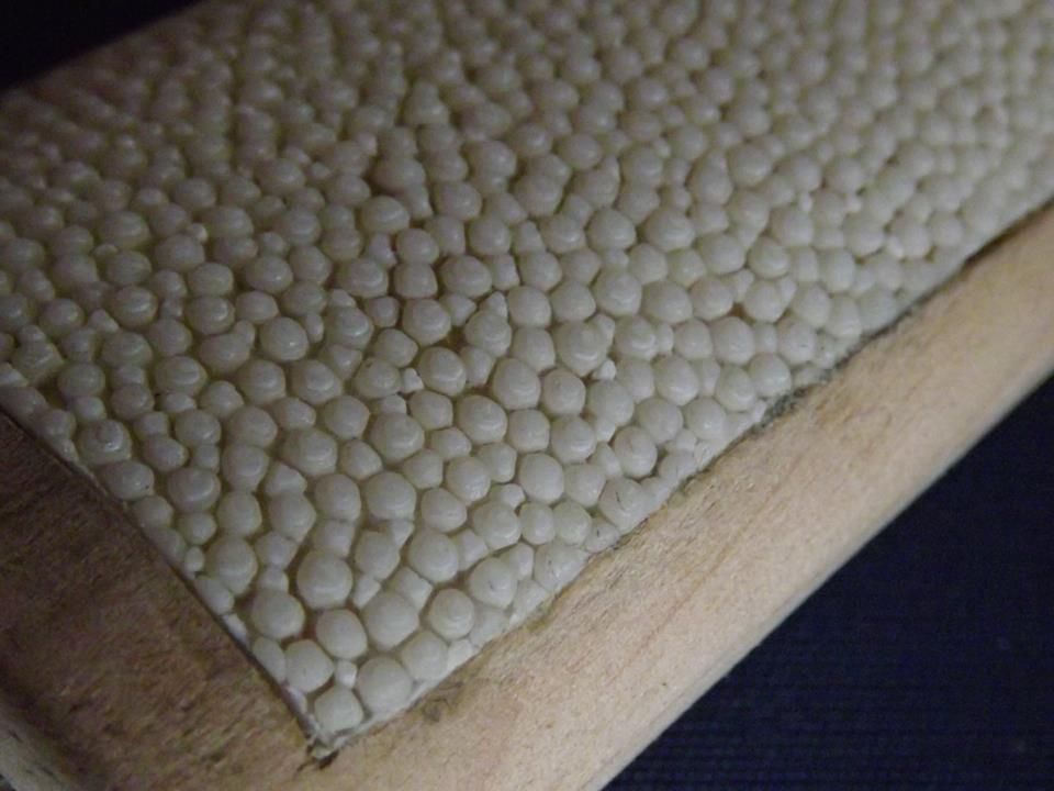 Detail of inserting samegawa into tsuka wood