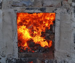 Tamahagane melting in March 2022 in Pálovice with Pavel Bolf