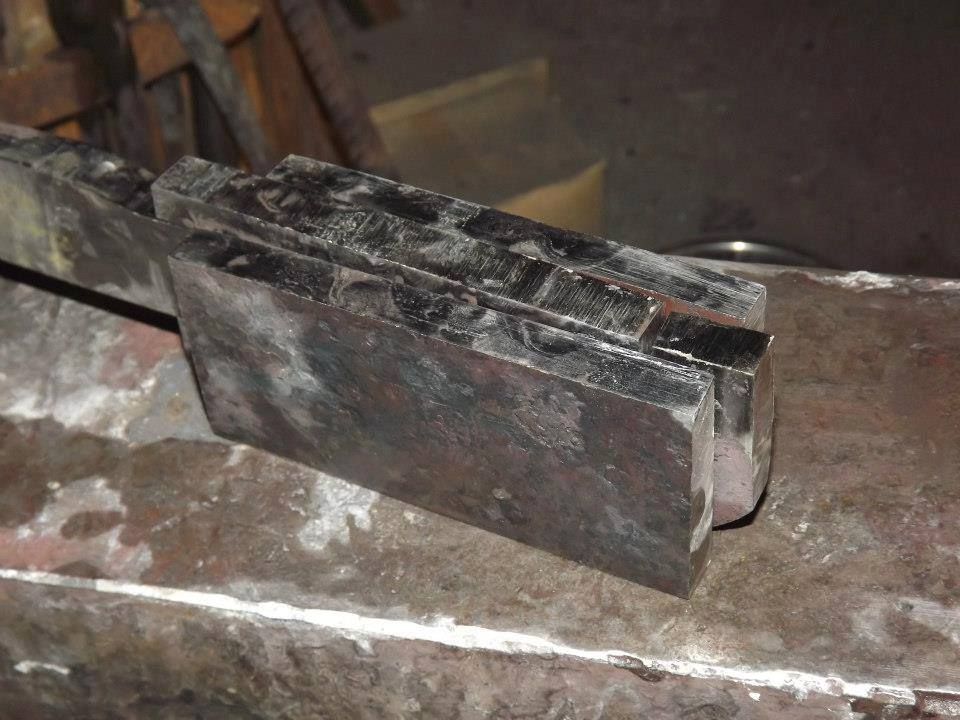 Folding steel types for Japanese sword