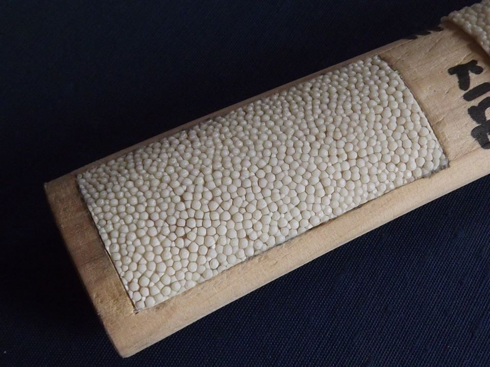 Insertion of samegawa into tsuka wood