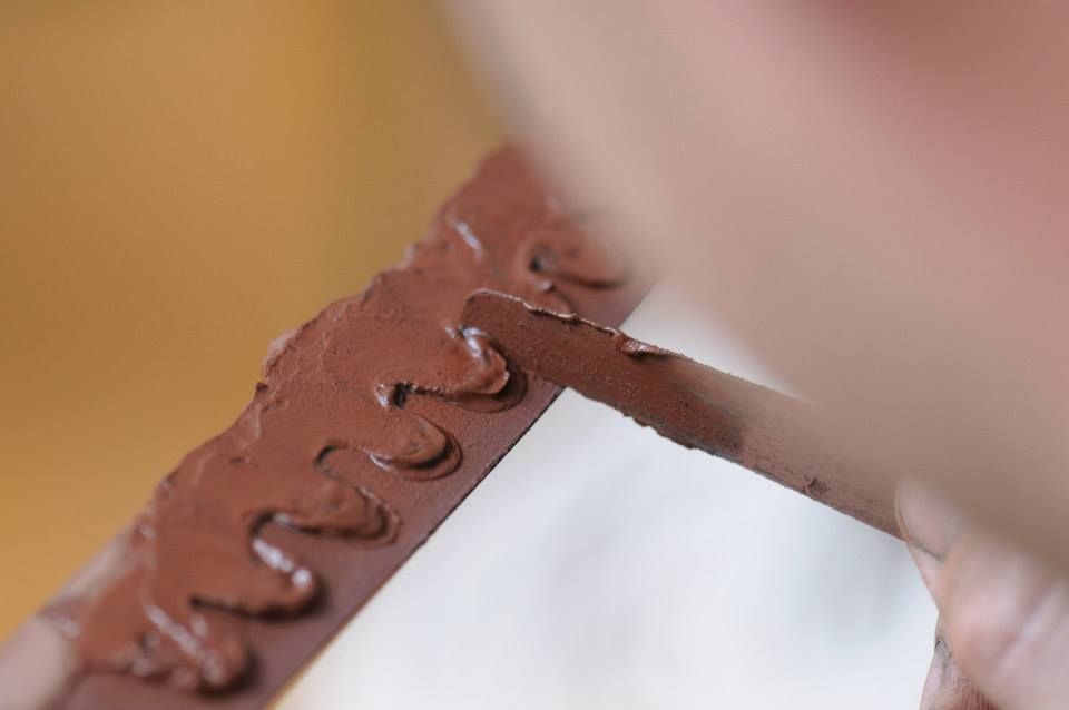 Application of hardening paste