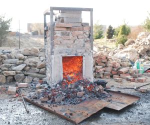 Tamahagane melting in March 2022 in Pálovice with Pavel Bolf