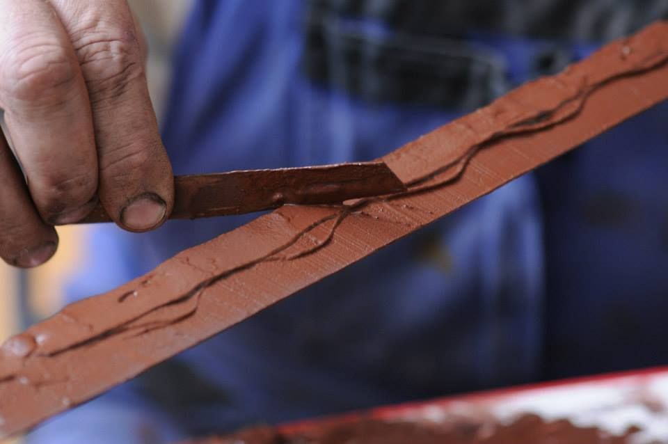 Application of hardening paste